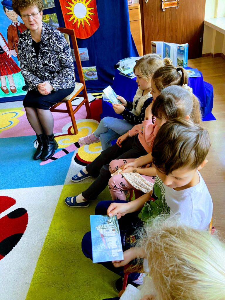Spotkanie w ramach edukacji regionalnej w grupie "Motylki".