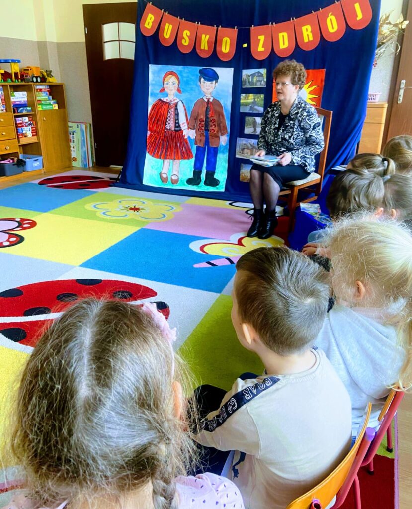 Spotkanie w ramach edukacji regionalnej w grupie "Motylki".