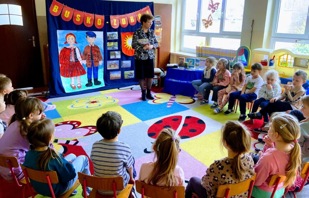 Spotkanie w ramach edukacji regionalnej w grupie "Motylki".