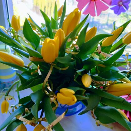 Chłopcy z grupy "Motylki" w Dniu Kobiet.