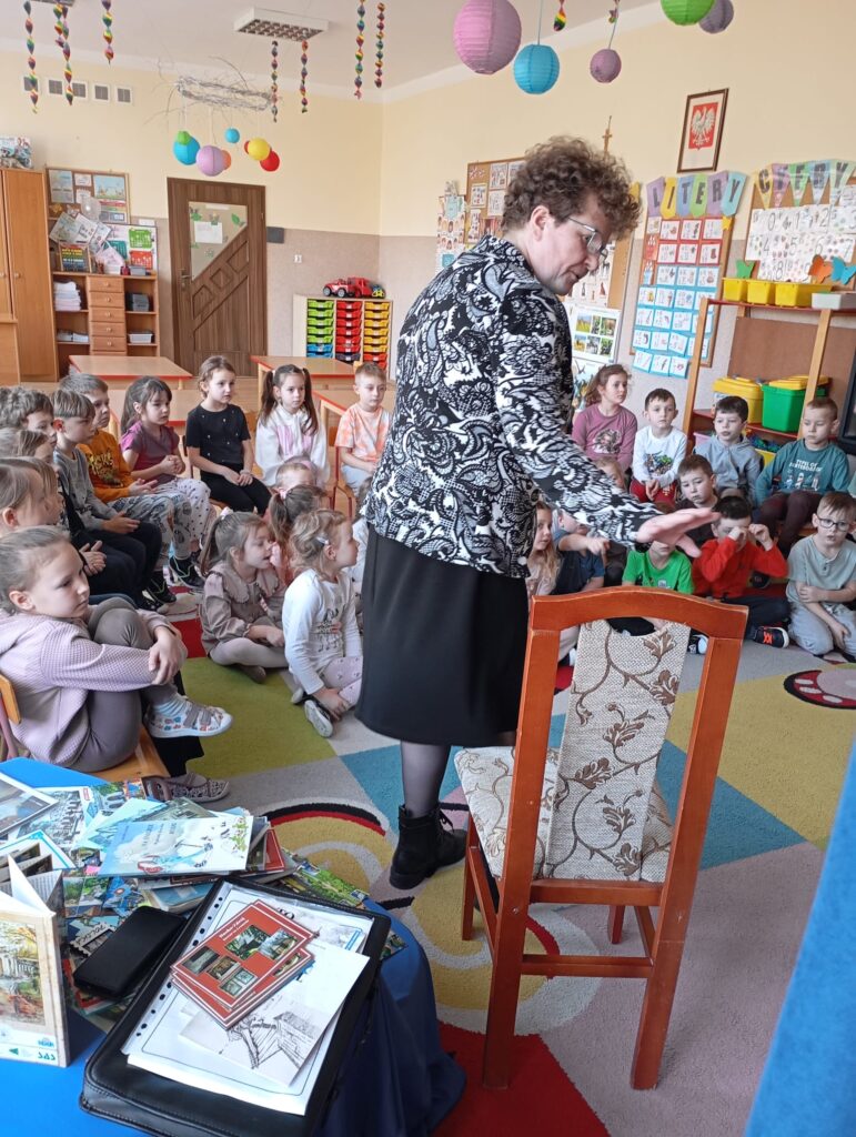 Realizacja edukacji regionalnej w grupie "Pszczółki".