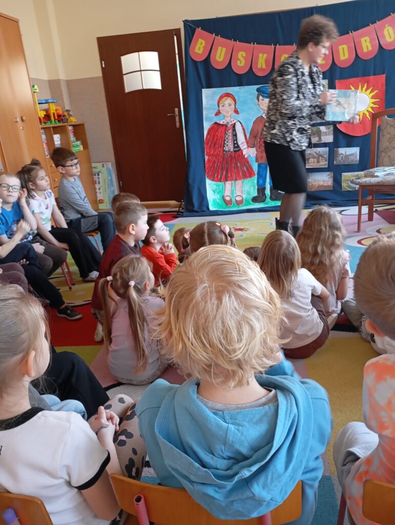 Realizacja edukacji regionalnej w grupie "Pszczółki".