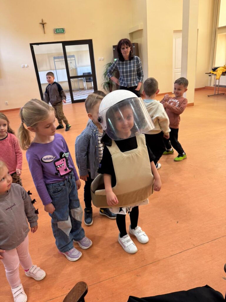 Zwiedzamy Komisariat Policji 
w Busku-Zdroju