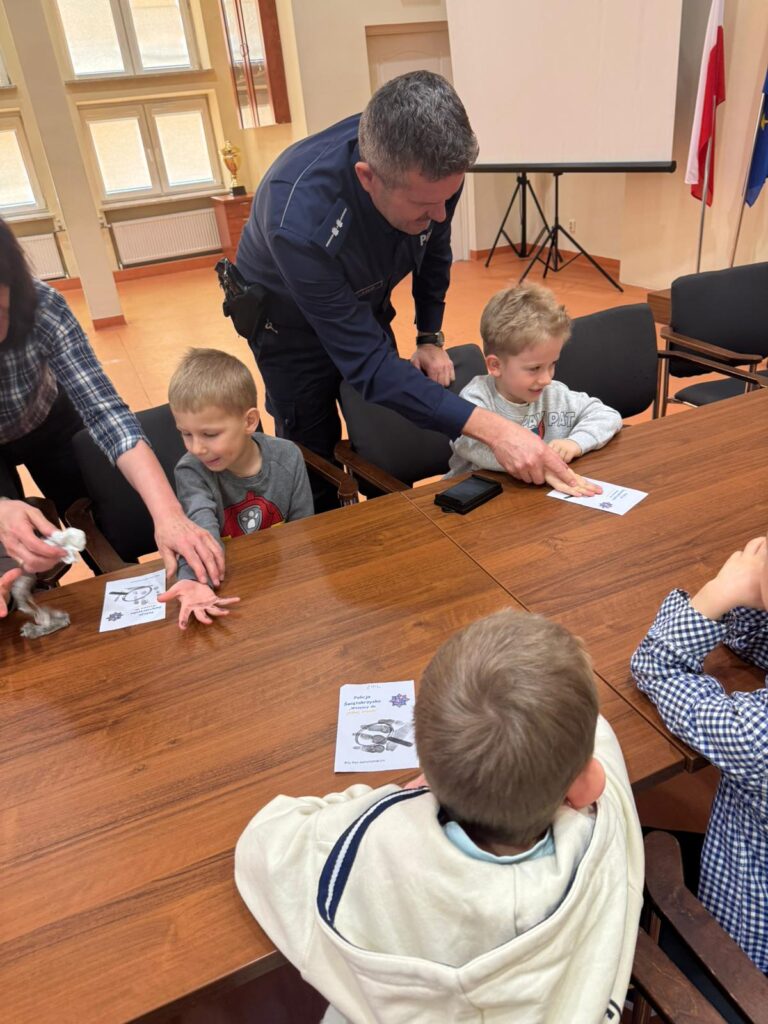 Zwiedzamy Komisariat Policji 
w Busku-Zdroju