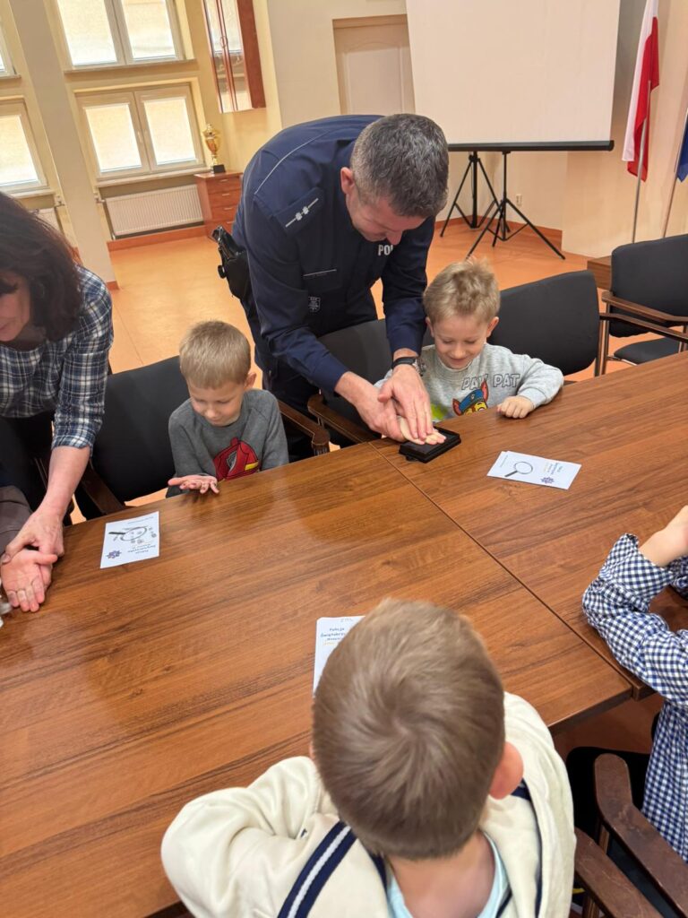 Zwiedzamy Komisariat Policji 
w Busku-Zdroju