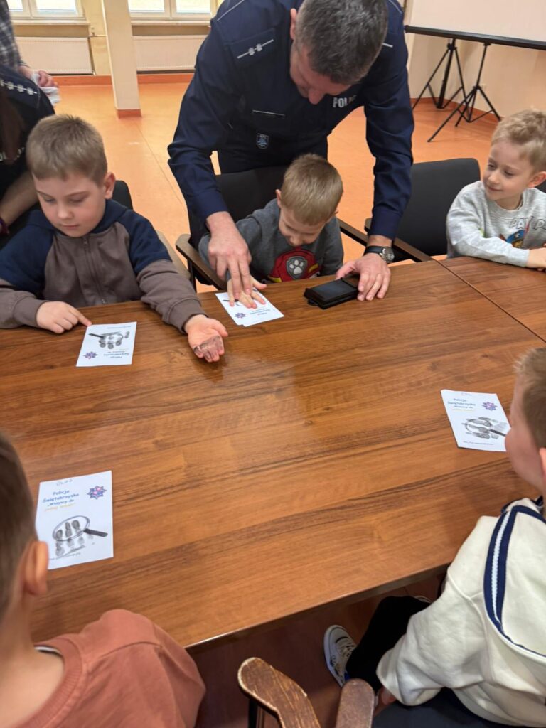 Zwiedzamy Komisariat Policji 
w Busku-Zdroju