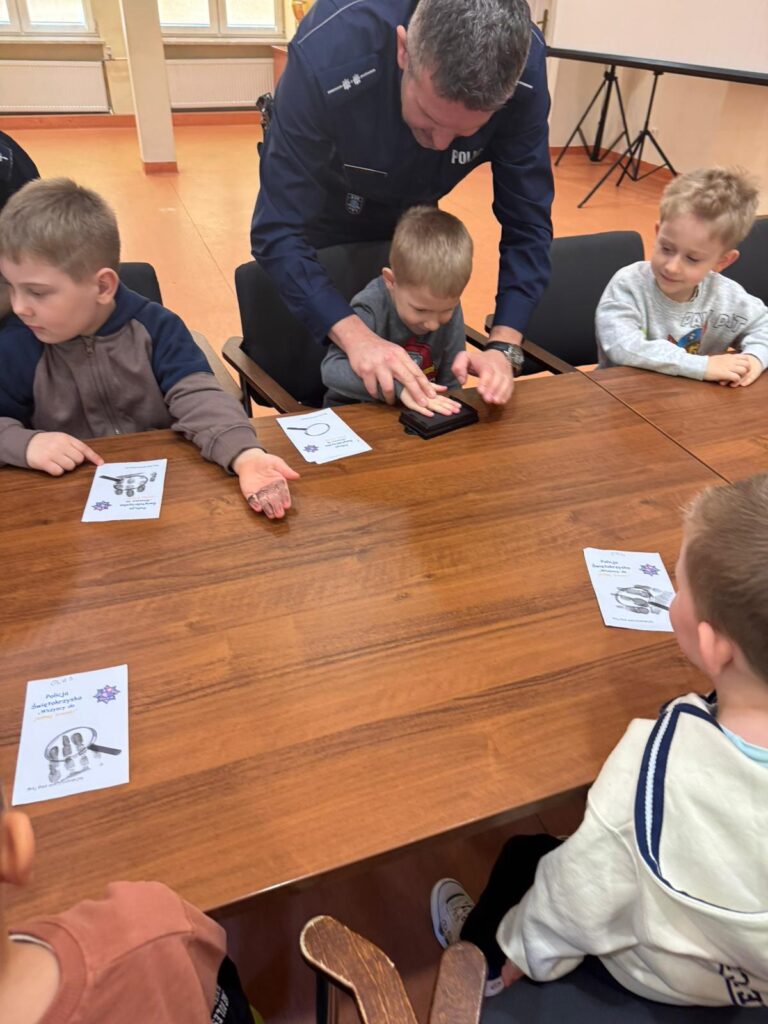 Zwiedzamy Komisariat Policji 
w Busku-Zdroju