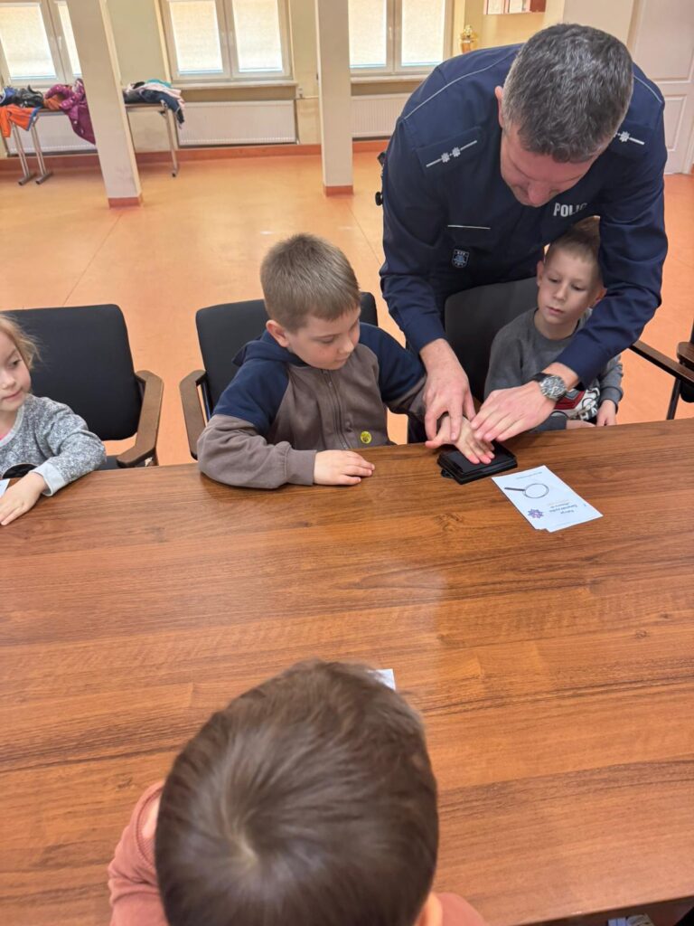 Zwiedzamy Komisariat Policji 
w Busku-Zdroju