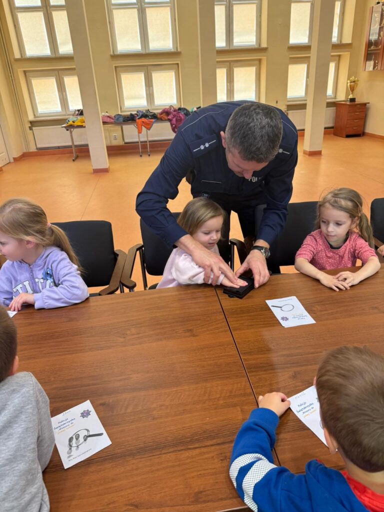 Zwiedzamy Komisariat Policji 
w Busku-Zdroju