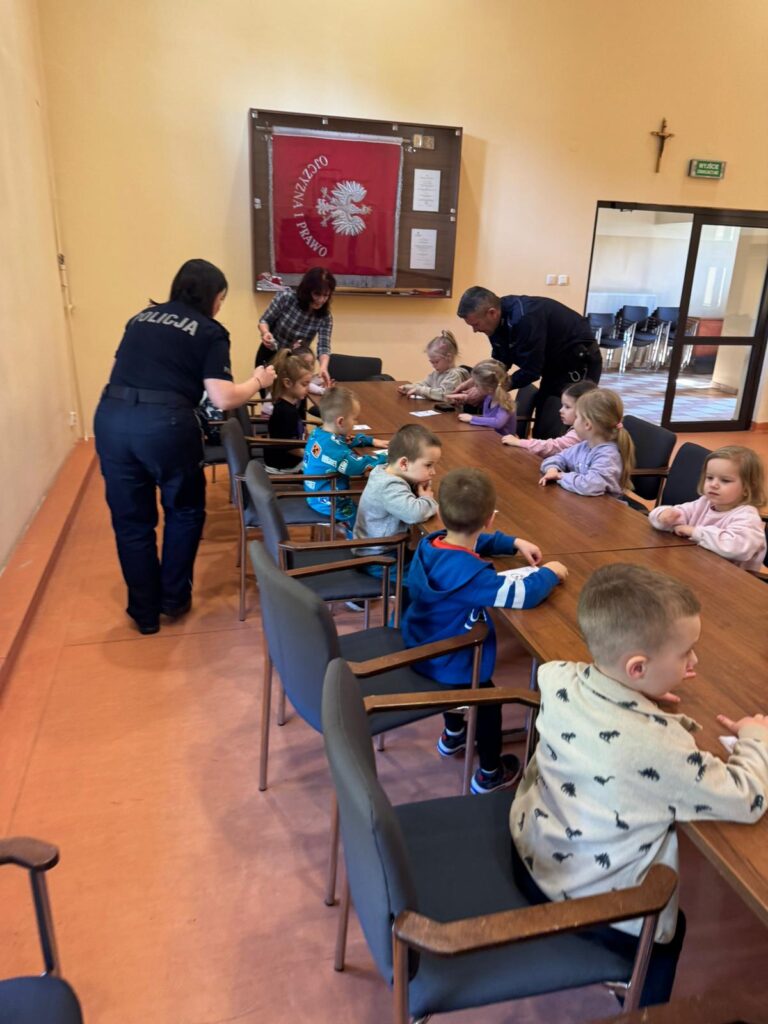 Zwiedzamy Komisariat Policji 
w Busku-Zdroju