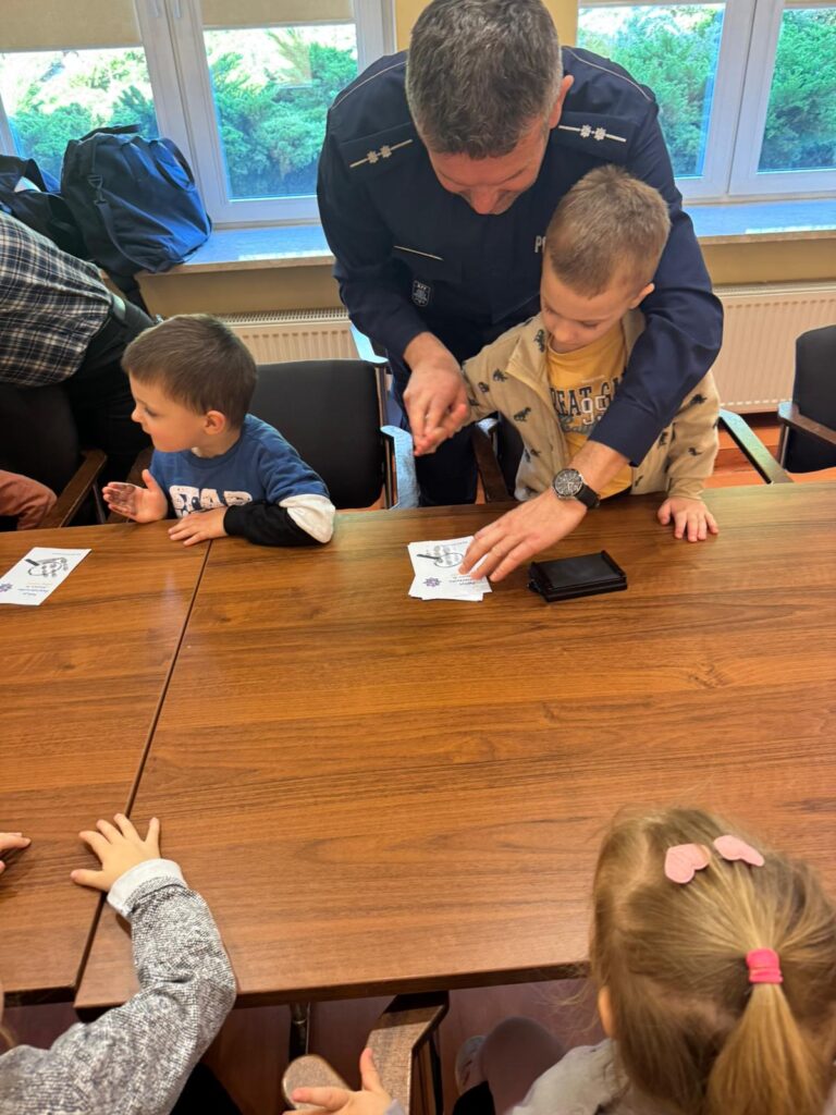 Zwiedzamy Komisariat Policji 
w Busku-Zdroju