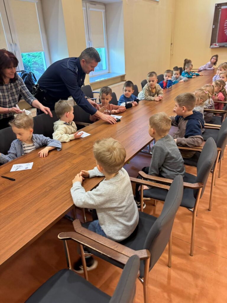 Zwiedzamy Komisariat Policji 
w Busku-Zdroju