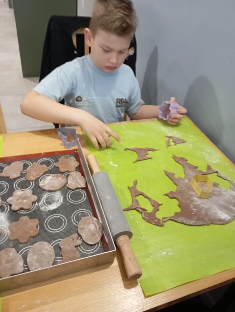 Warsztaty wielkanocne w Willi Moćkówka w Busku-Zdroju. Grupa "Pszczółki".