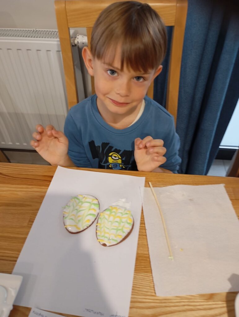 Warsztaty wielkanocne w Willi Moćkówka w Busku-Zdroju. Grupa "Pszczółki".