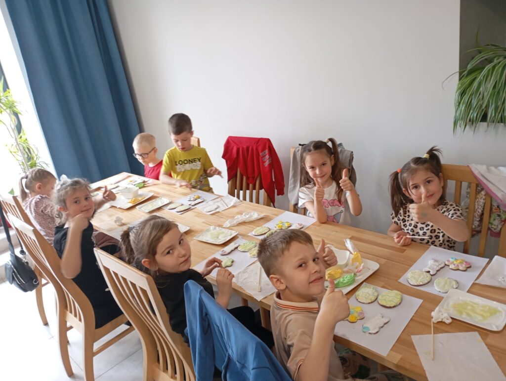 Warsztaty wielkanocne w Willi Moćkówka w Busku-Zdroju. Grupa "Pszczółki".