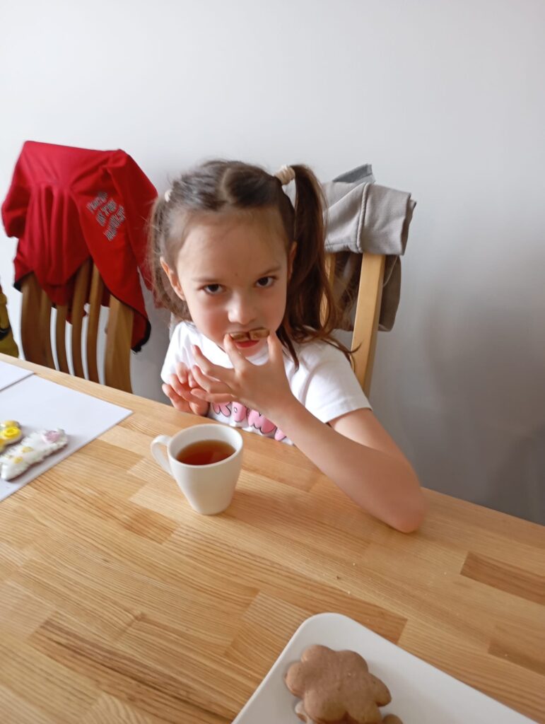 Warsztaty wielkanocne w Willi Moćkówka w Busku-Zdroju. Grupa "Pszczółki".