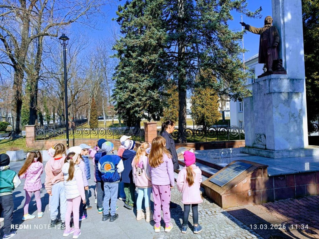 "Motylki" w poszukiwaniu wiosny i Znanych Polaków-realizacja edukacji regionalnej.