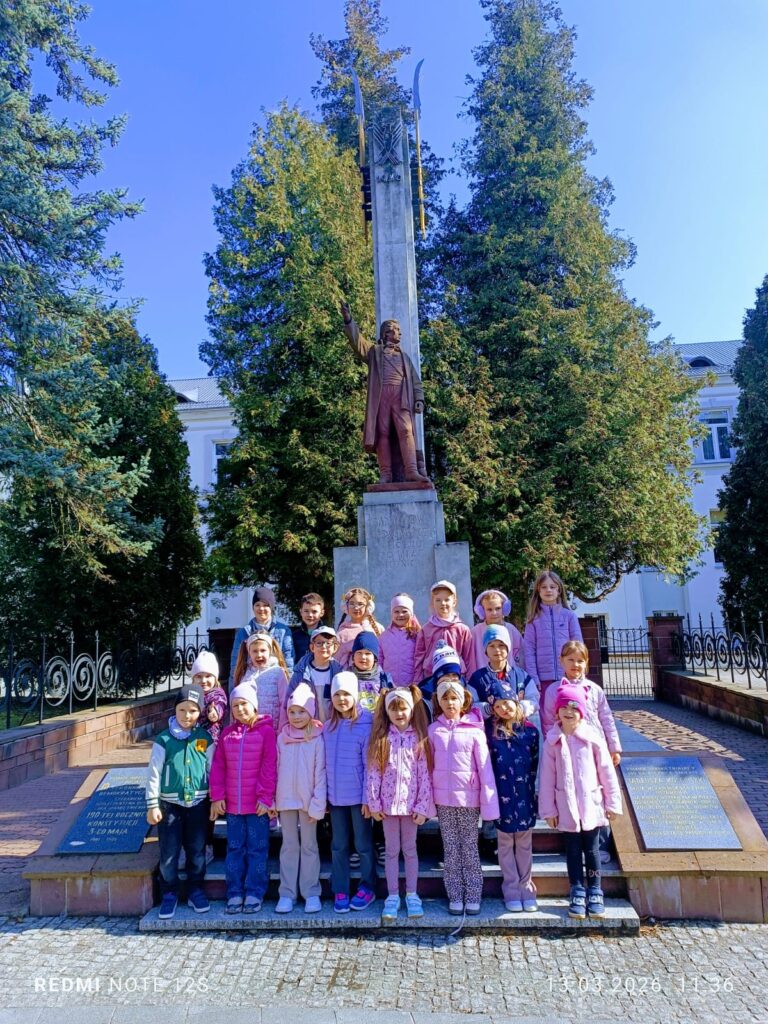 "Motylki" w poszukiwaniu wiosny i Znanych Polaków-realizacja edukacji regionalnej.