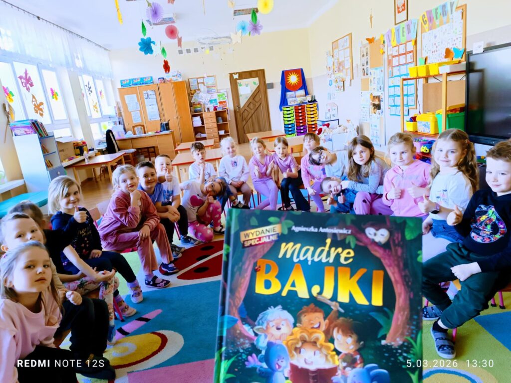 "Motylki" realizują projekt "Bajki-pomagajki".