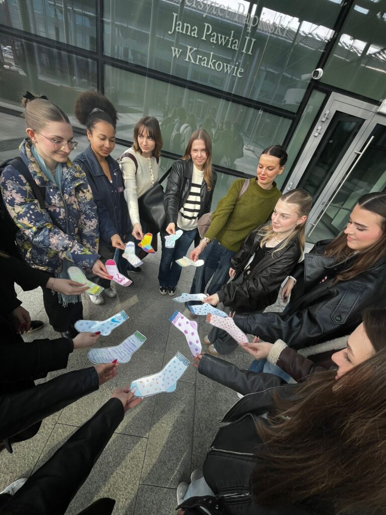 1123 skarpetki - spektakularny wynik Akcji "Wyjątkowa Skarpetka".