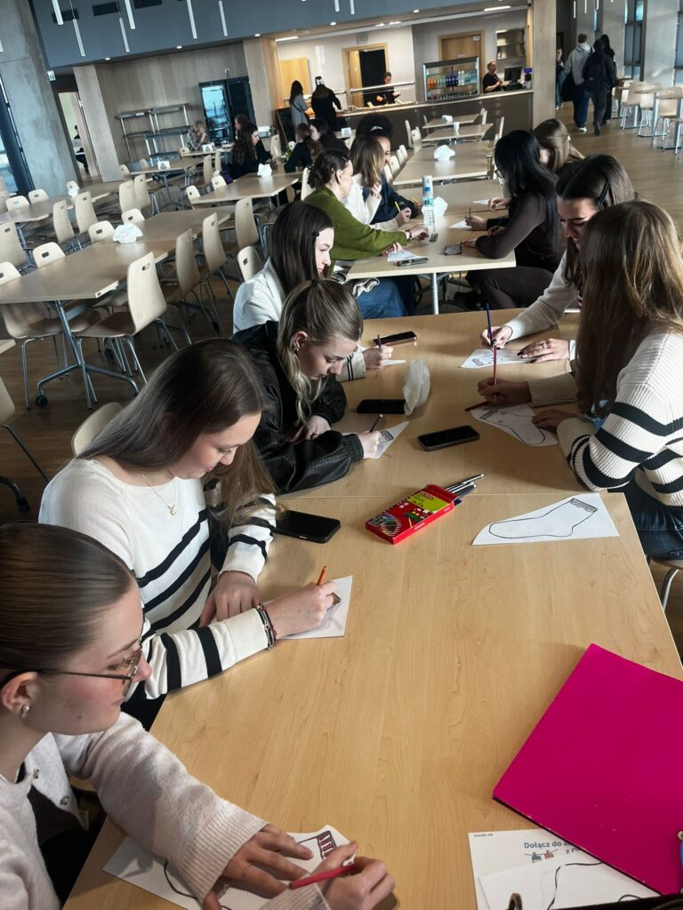 1123 skarpetki - spektakularny wynik Akcji "Wyjątkowa Skarpetka".