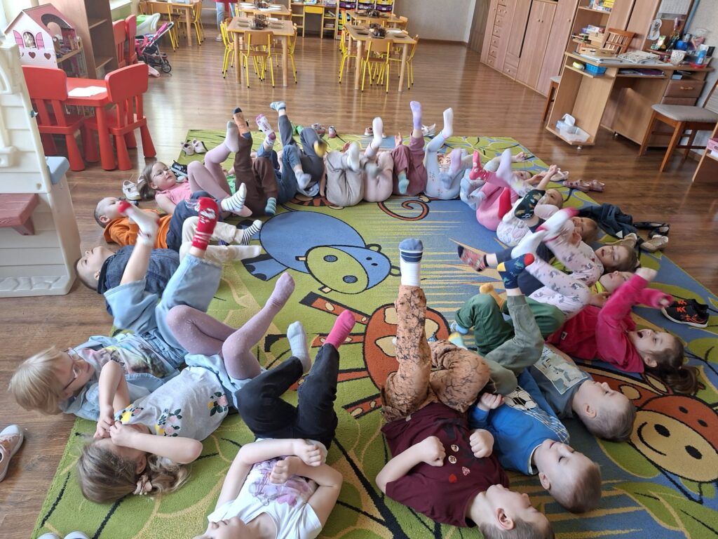 Dzień Kolorowej Skarpetki w grupie "Wiewiórki".