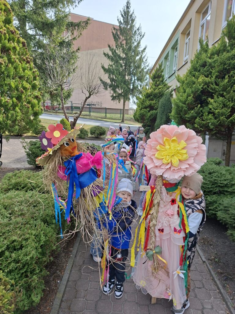 "Wiewiórki" witają WIOSNĘ.