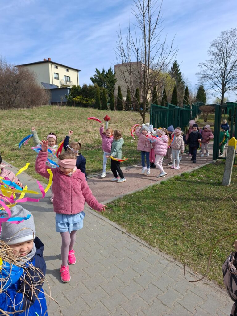 "Wiewiórki" witają WIOSNĘ.