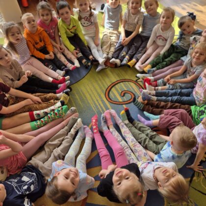 Dzień Kolorowej Skarpetki w grupie "Wiewiórki".