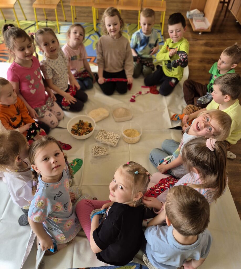 Dzień Kolorowej Skarpetki w grupie "Wiewiórki".