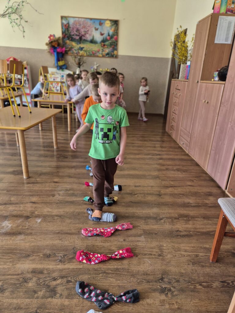 Dzień Kolorowej Skarpetki w grupie "Wiewiórki".