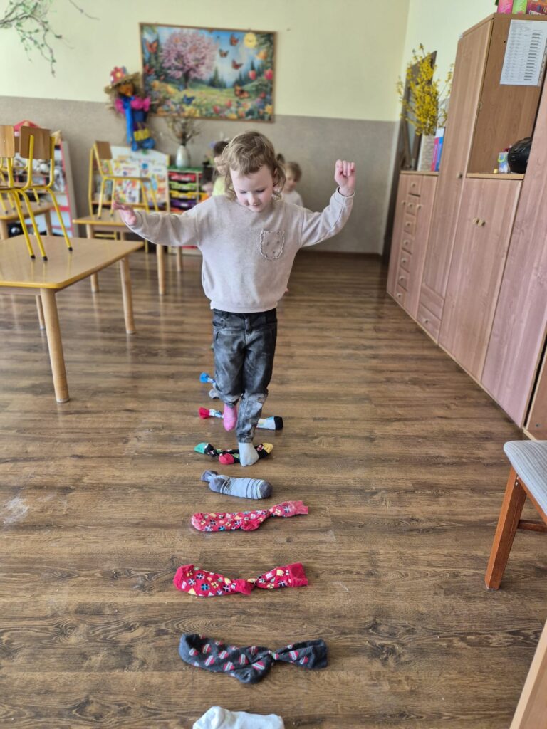 Dzień Kolorowej Skarpetki w grupie "Wiewiórki".