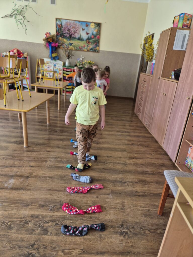 Dzień Kolorowej Skarpetki w grupie "Wiewiórki".