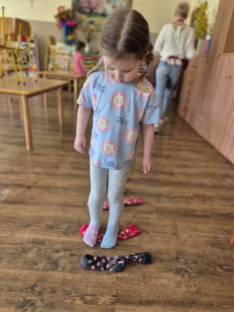 Dzień Kolorowej Skarpetki w grupie "Wiewiórki".