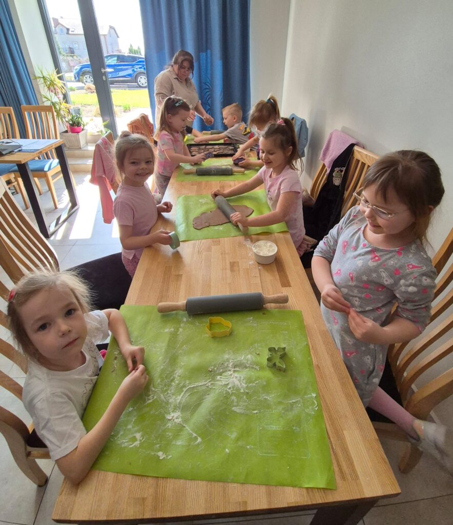"Wiewiórki" na Wielkanocnych Warsztatach Kulinarnych w Willi "Moćkówka" w Busku-Zdroju.