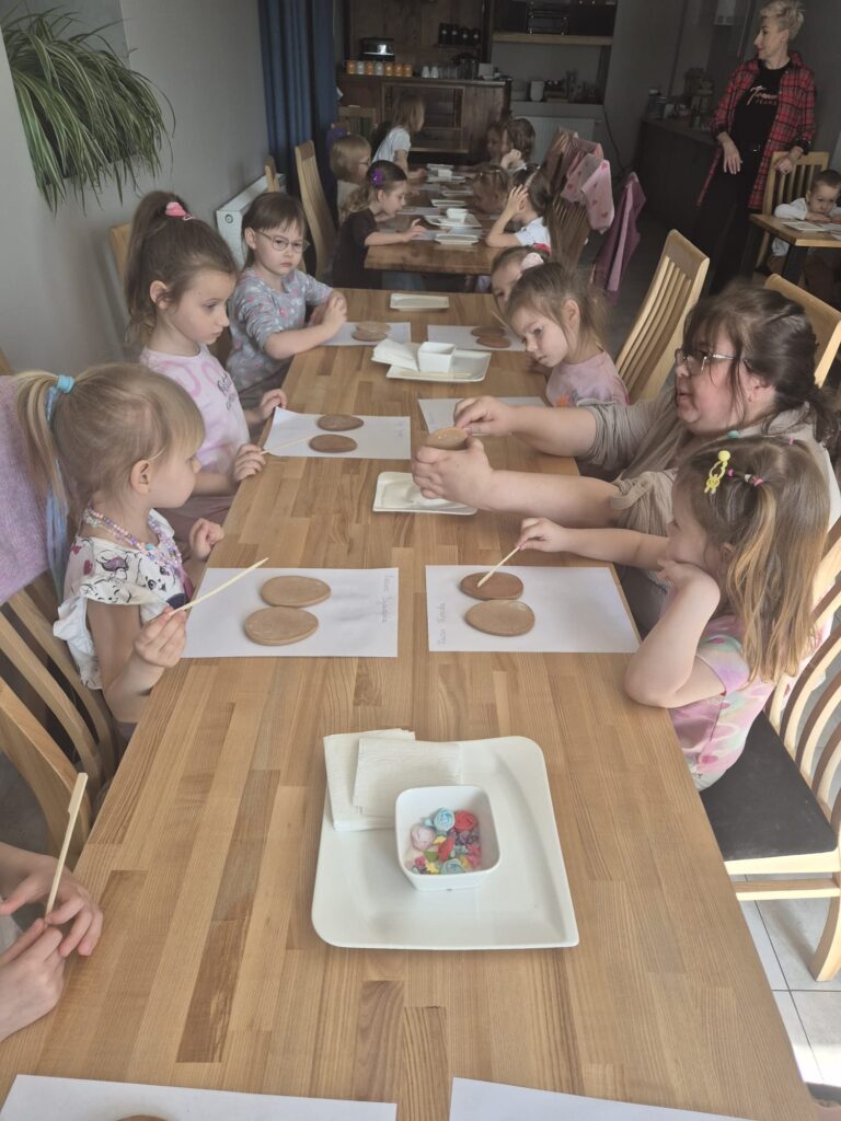 "Wiewiórki" na Wielkanocnych Warsztatach Kulinarnych w Willi "Moćkówka" w Busku-Zdroju.