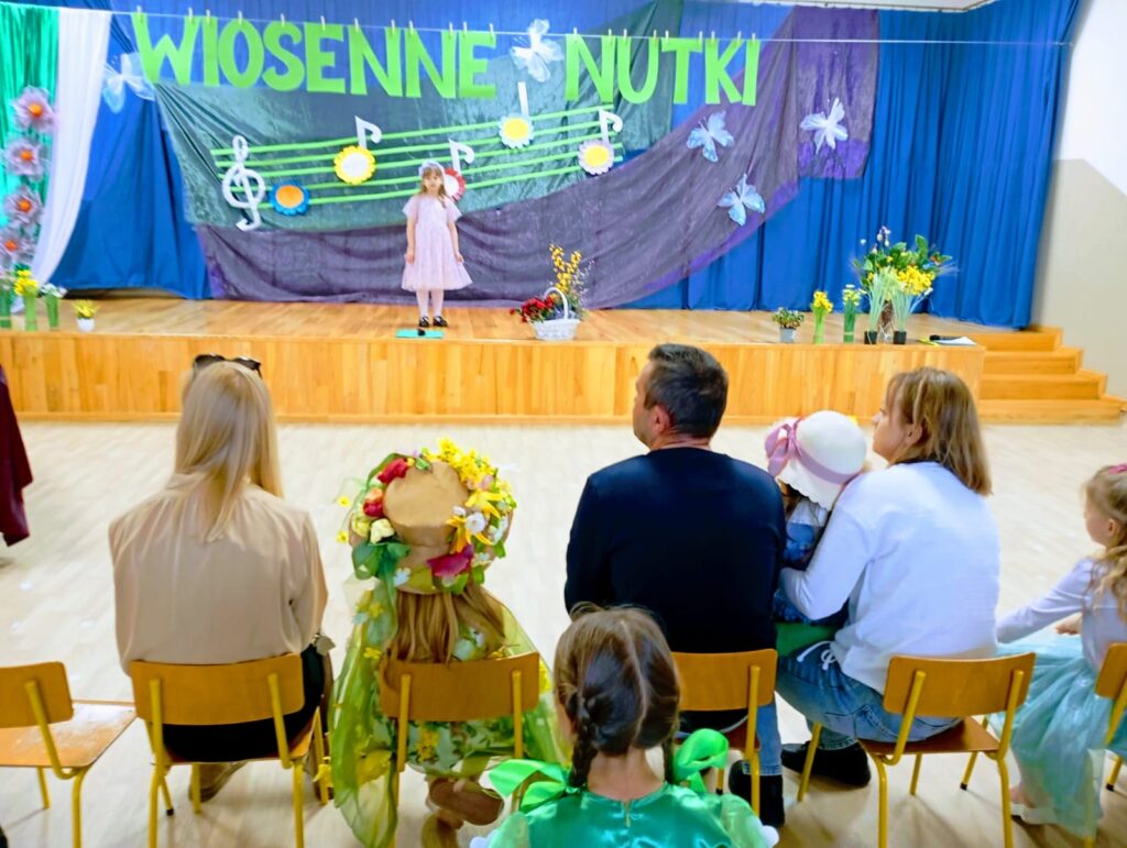 Konkurs wokalny „Wiosenne Nutki”.