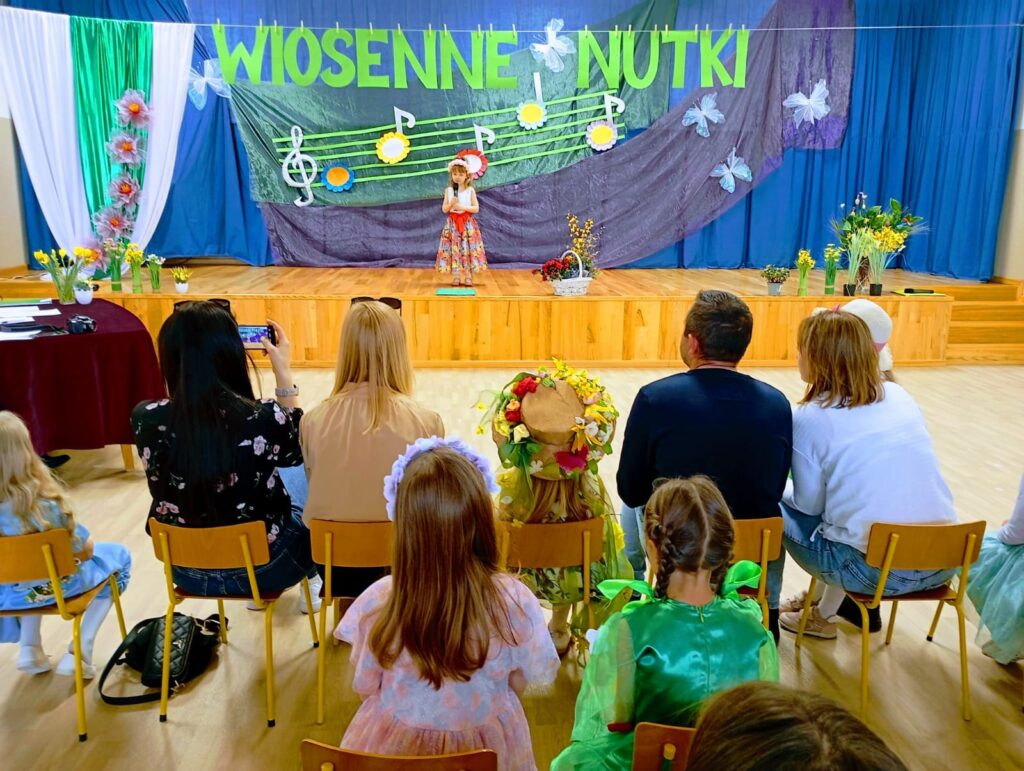 Konkurs wokalny „Wiosenne Nutki”.