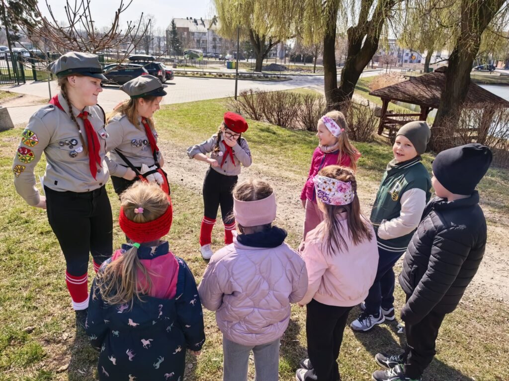 "Motylki"- Spotkanie z harcerzami – nauka przez zabawę.