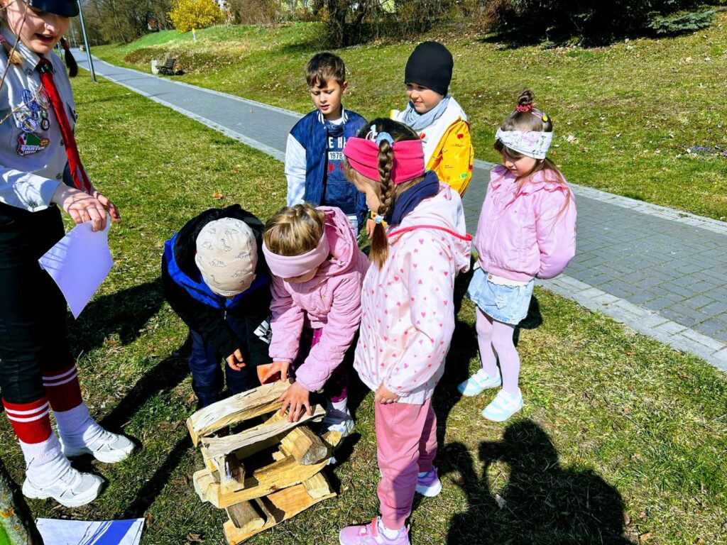 "Motylki"- Spotkanie z harcerzami – nauka przez zabawę.