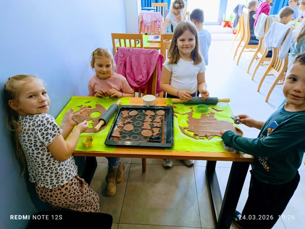 Wielkanocne Warsztaty Kulinarne w Willi "Moćkówka" w Busku-Zdroju. Słodkie przygotowania do Wielkanocy w grupie "Motylki".