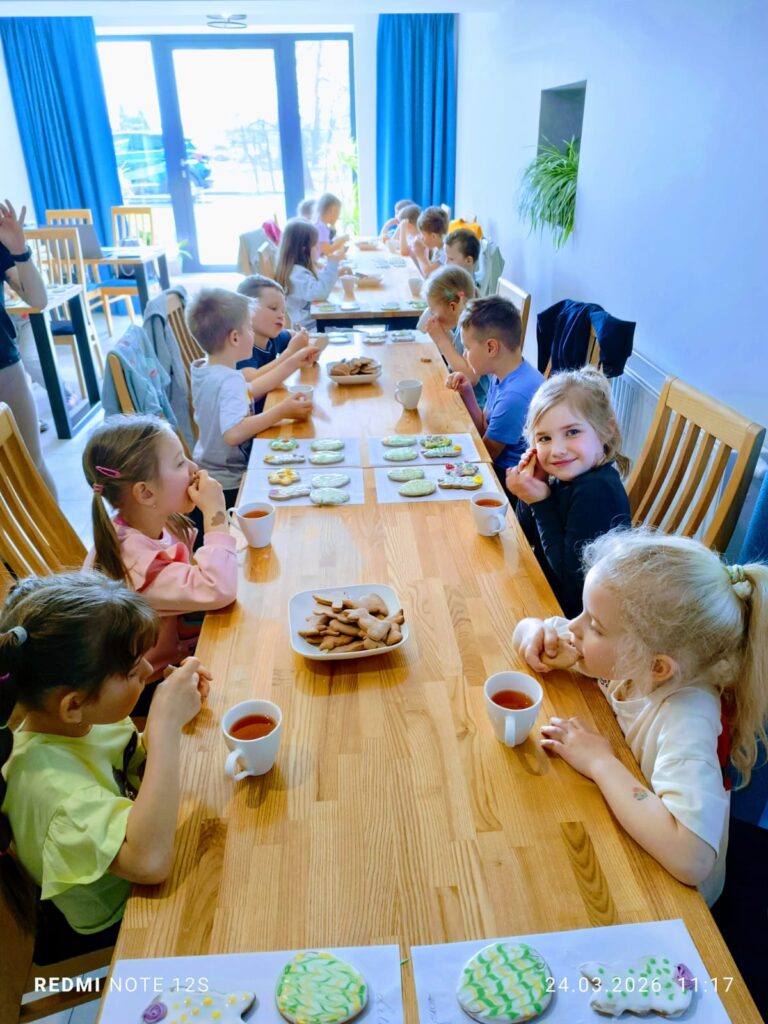 Wielkanocne Warsztaty Kulinarne w Willi "Moćkówka" w Busku-Zdroju. Słodkie przygotowania do Wielkanocy w grupie "Motylki".