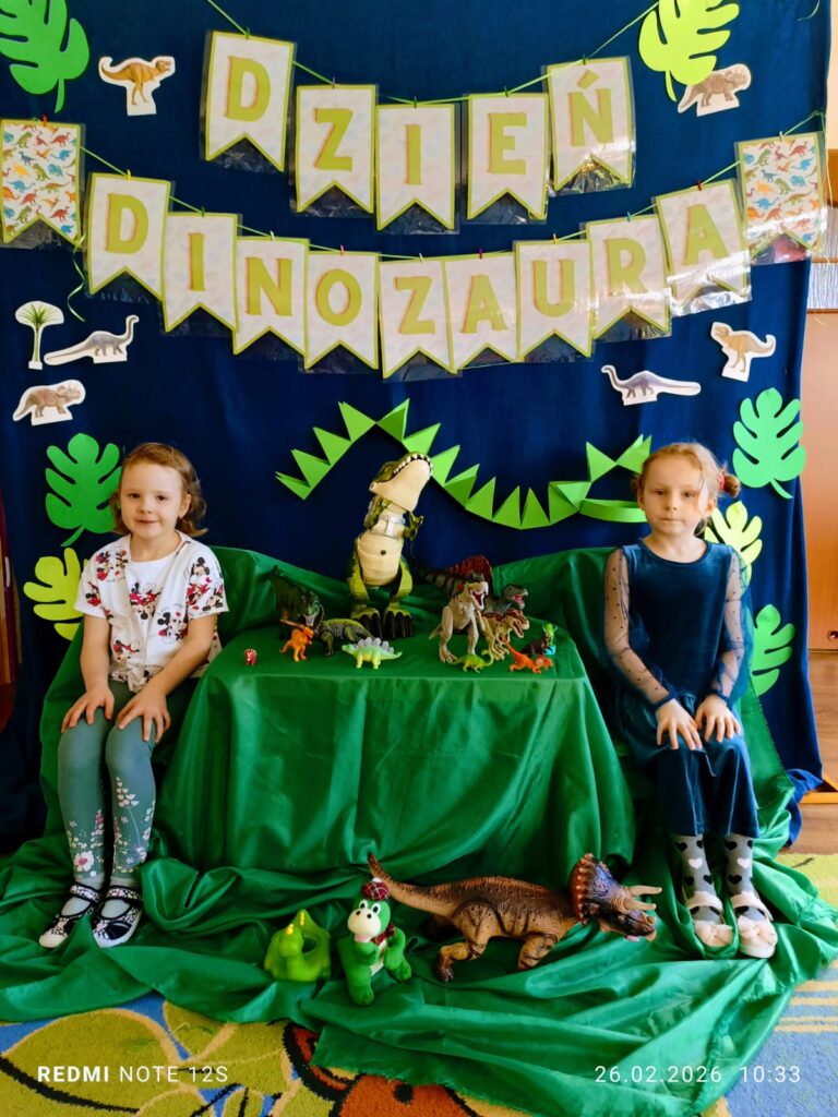 Dzień Dinozaura w grupie "Wiewiórki".