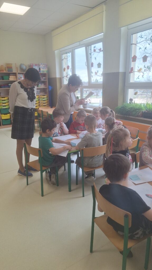 MIĘDZYNARODOWY DZIEŃ KIĄŻKI DLA DZIECI - GRUPA ŻYRAFKI