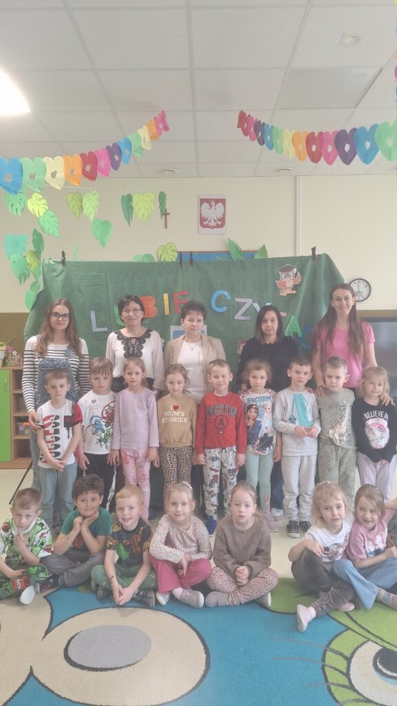 MIĘDZYNARODOWY DZIEŃ KIĄŻKI DLA DZIECI - GRUPA ŻYRAFKI