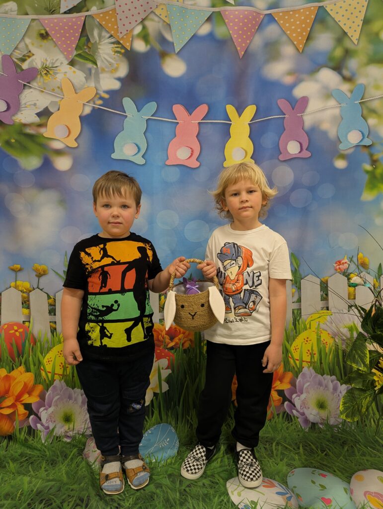 WESOŁYCH ŚWIĄT ŻYCZĄ TYGRYSKI