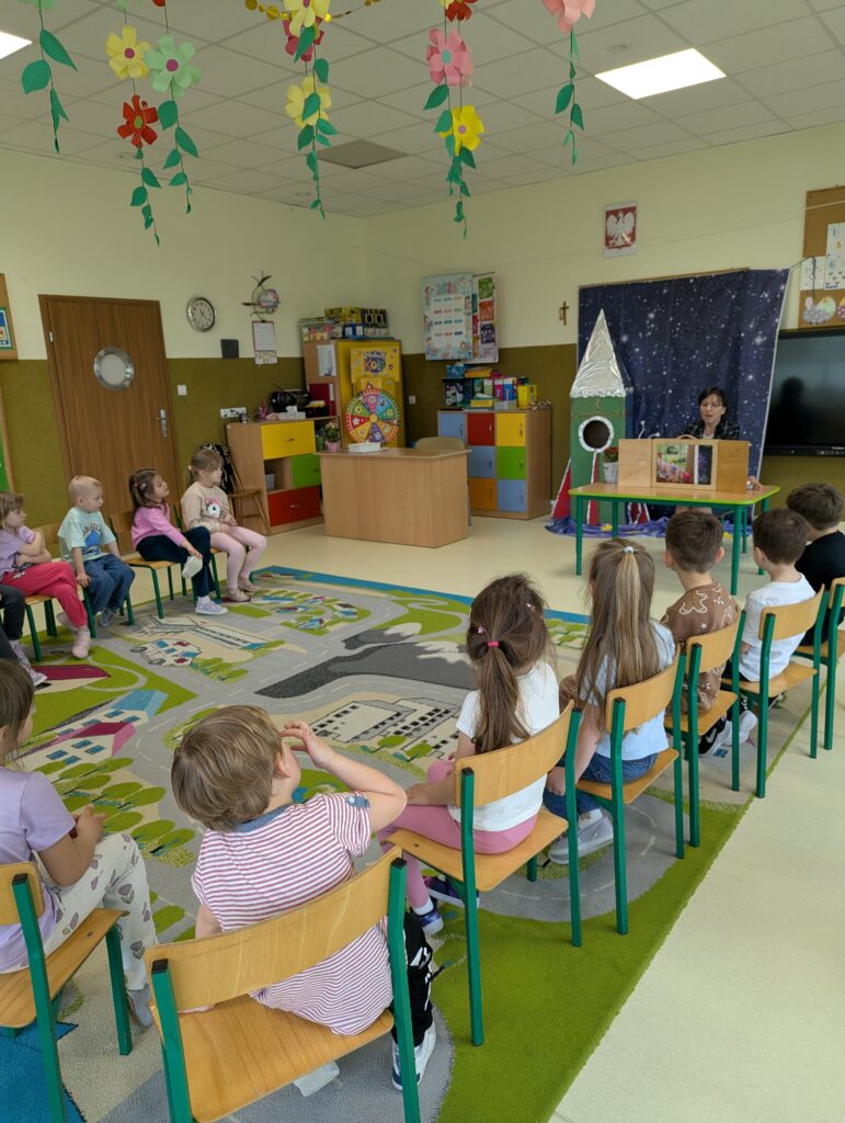 SPOTKANIE Z PANIĄ BIBLIOTEKARKĄ - GRUPA TYGRYSKI