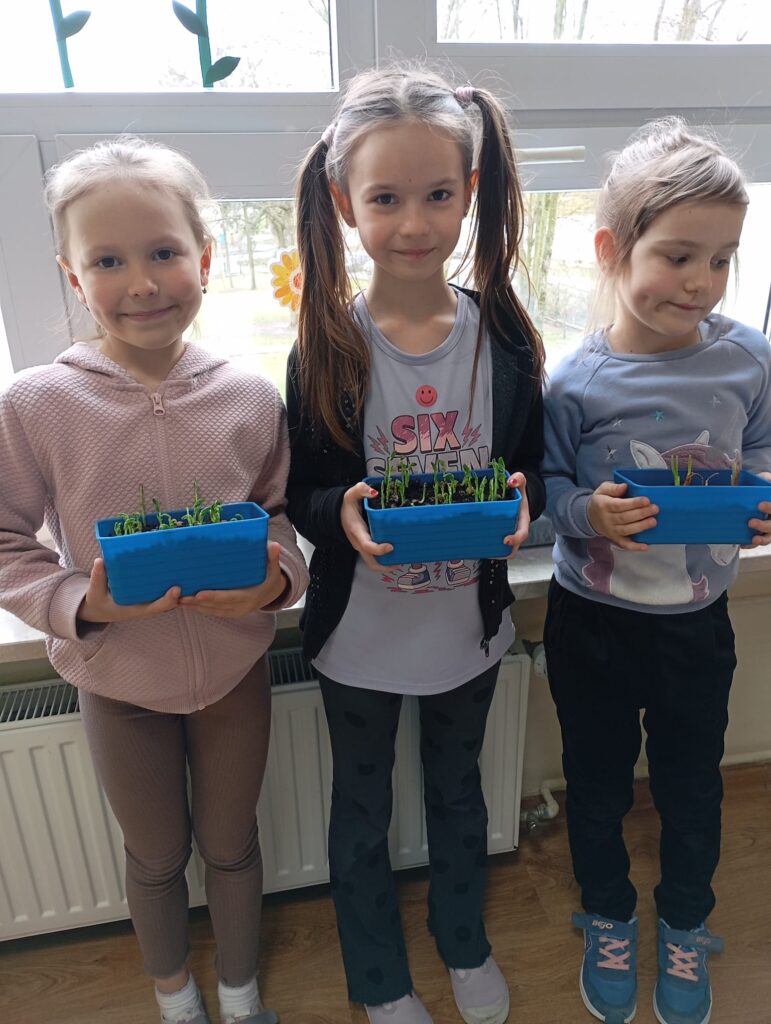 Wiosenne sadzenie w grupie "Pszczółki".