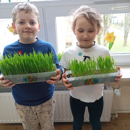 Wiosenne sadzenie w grupie "Pszczółki".