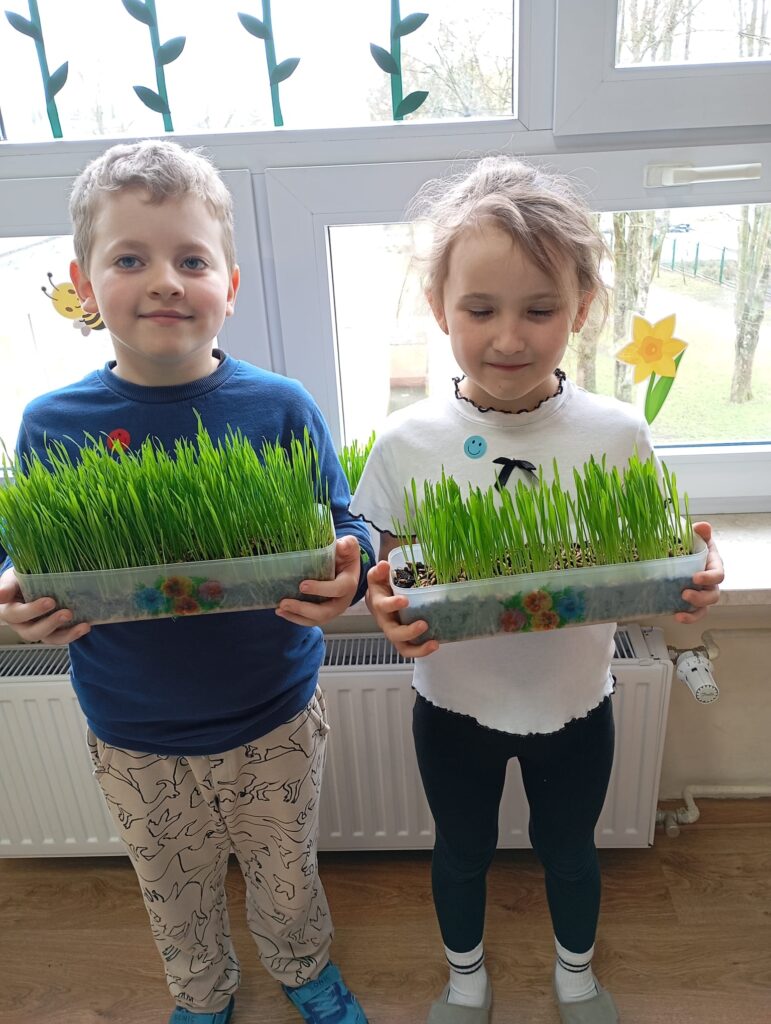 Wiosenne sadzenie w grupie "Pszczółki".